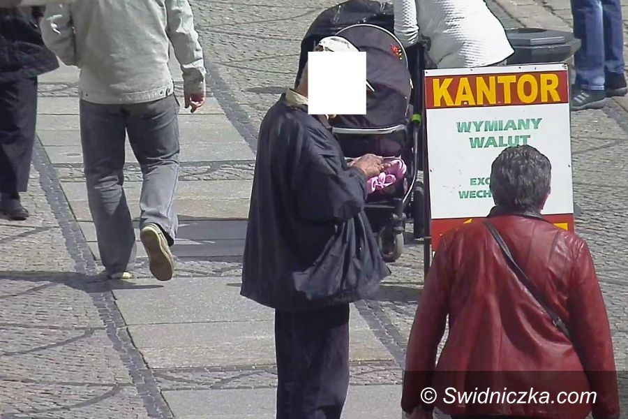 Świdnica: Żebranie czy wyłudzanie?