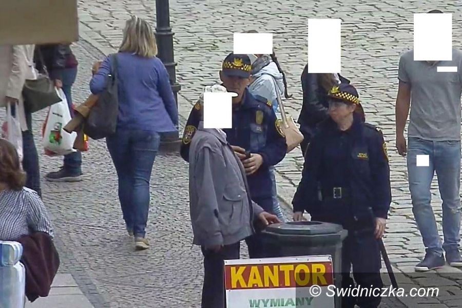 Świdnica: Co mu tam inni, gdy zachciało się siku