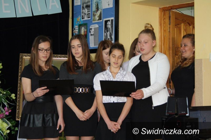 Goczałków: X Rocznica nadania Imienia Jana Pawła II  gimnazjum w Goczałkowie