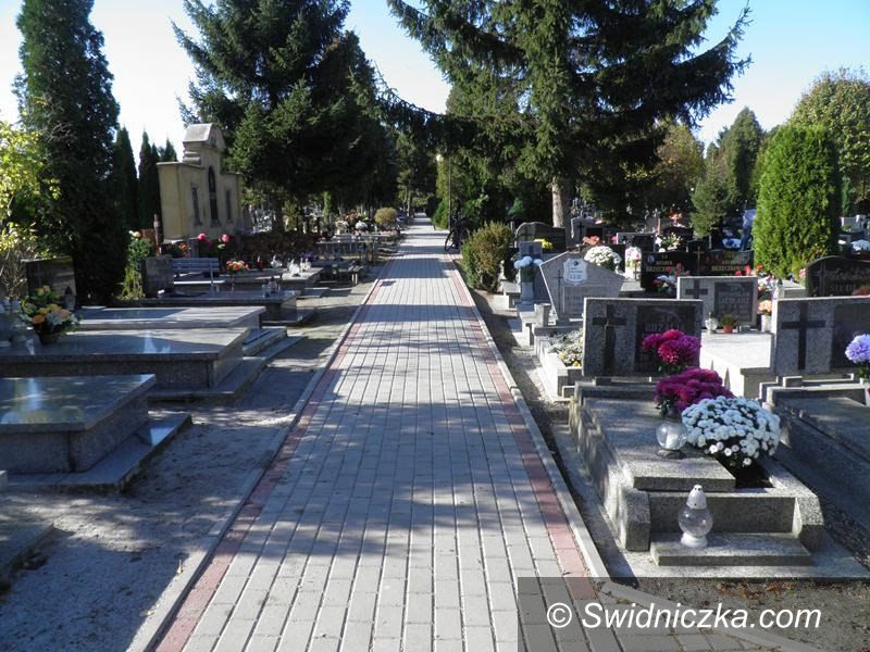 Żarów: Nieopłacone groby będą likwidowane