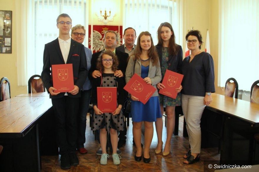 Świebodzice: Stypendyści u burmistrza