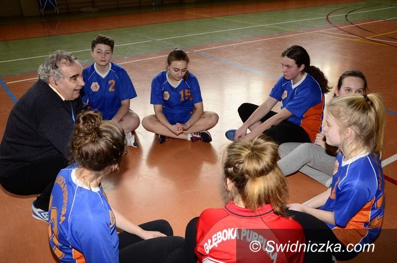 Żarów: Wakacyjne zajęcia piłki ręcznej