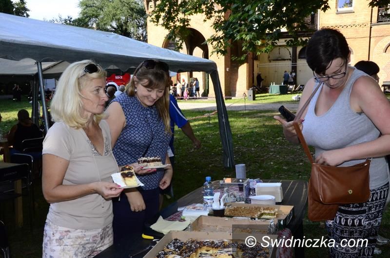 Żarów: Charytatywne "Lato z Komarami"