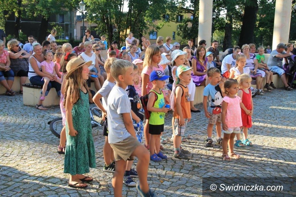 REGION, Świebodzice: Słoneczne i radosne zakończenie wakacji