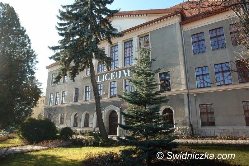 Strzegom: Pół miliona złotych dla strzegomskiego LO