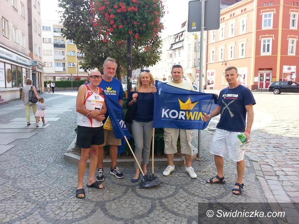 Strzegom: Zwolennicy Partii KORWIN widoczni w Strzegomiu