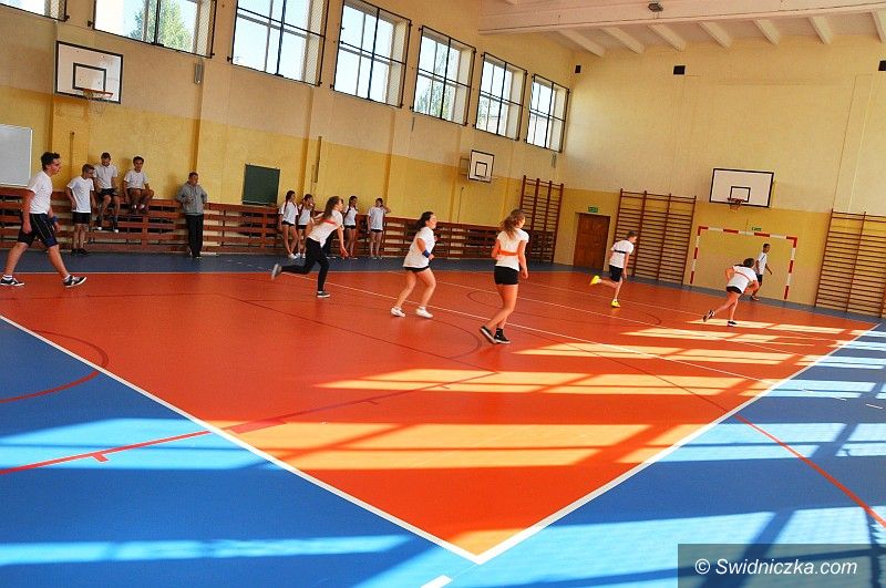 Pszenno: Nowa nawierzchnia w hali w Pszennie
