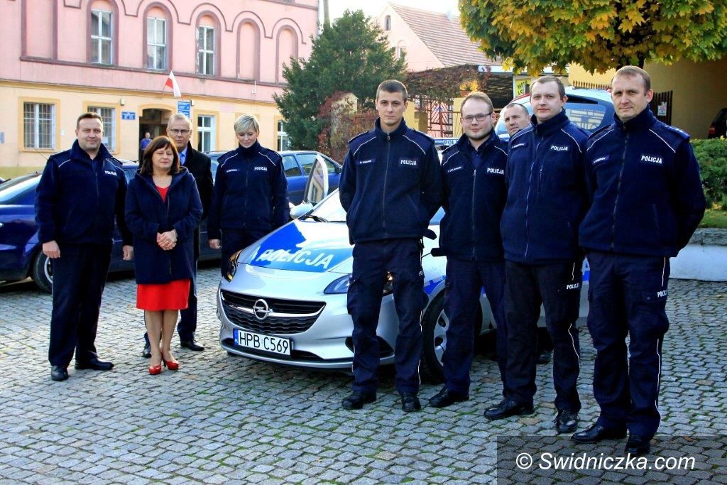 Dobromierz: Nowy radiowóz przekazany