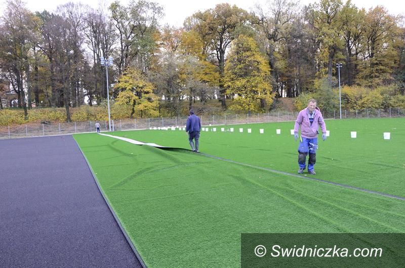 Żarów: Trwa modernizacja żarowskiego stadionu