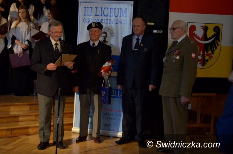 Świdnica: Orlęta Lwowskie i Cichociemni – patronami Kół Historycznych w III LO