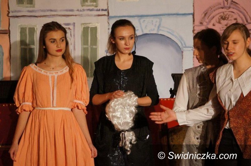 Strzegom: Wspaniałe święto teatru w strzegomskim LO