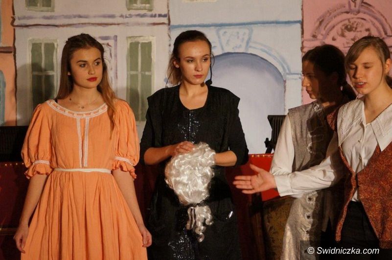Strzegom: Wspaniałe święto teatru w strzegomskim LO