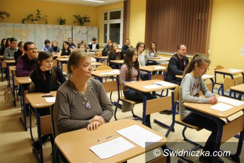 Świebodzice: Prawie 50 śmiałków na starcie