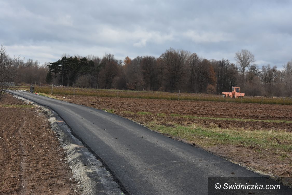 Bystrzyca Dolna: Drogę dokończą jeszcze w tym roku
