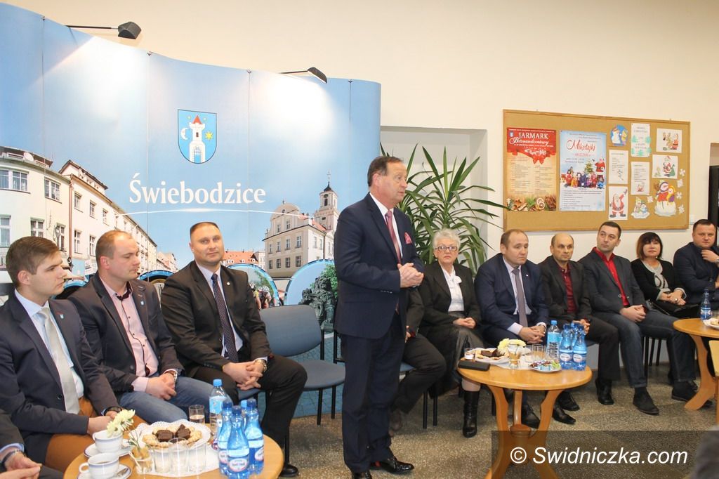 Świebodzice: Pełcznica i jej sprawy