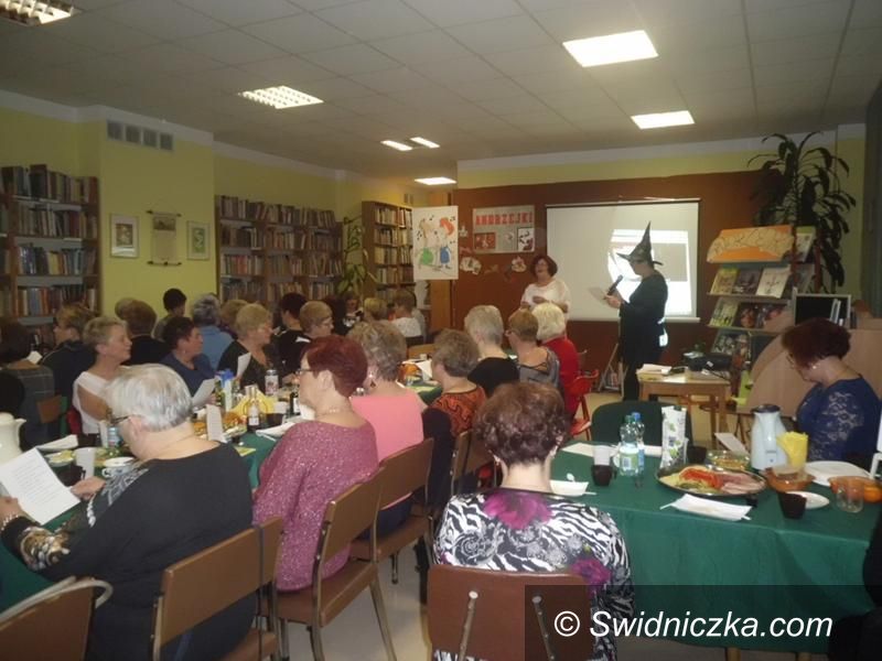 Żarów: Andrzejki w bibliotece
