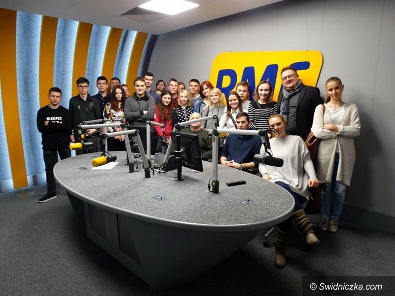Strzegom: Klasa dziennikarsko–medialna strzegomskiego LO na projekcie edukacyjnym w Krakowie