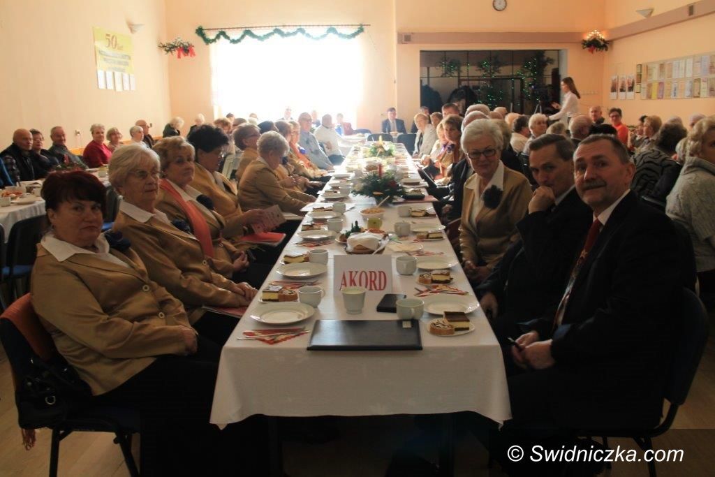 Świebodzice: Seniorzy podzielili się opłatkiem