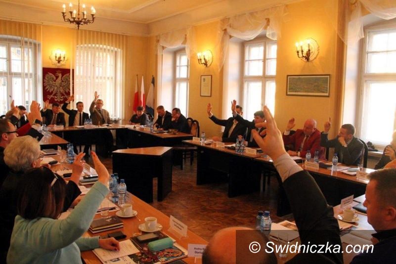Świebodzice: Radni podjęli uchwałę o przejęciu szkoły zawodowej