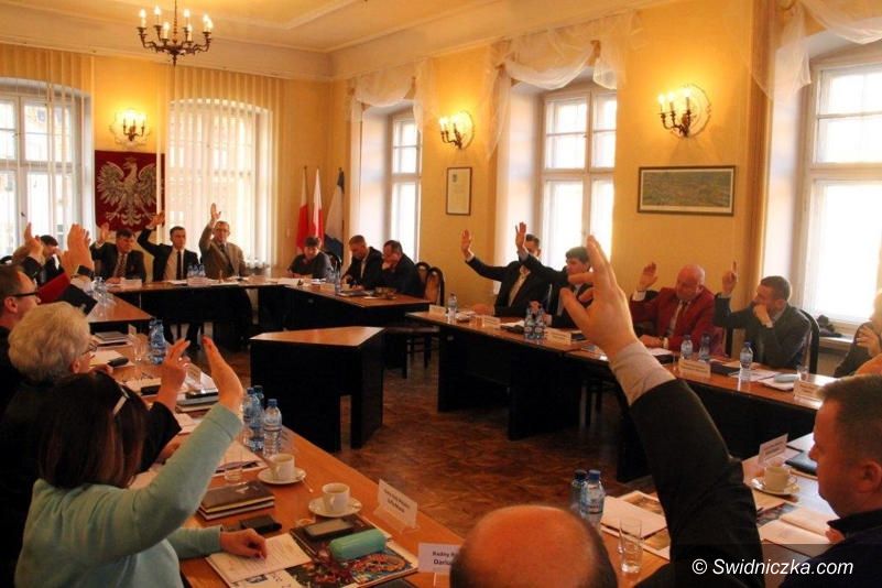 Świebodzice: Radni podjęli uchwałę o przejęciu szkoły zawodowej