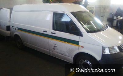 Strzegom: Policjanci odzyskali skradziony samochód dostawczy wraz z towarem
