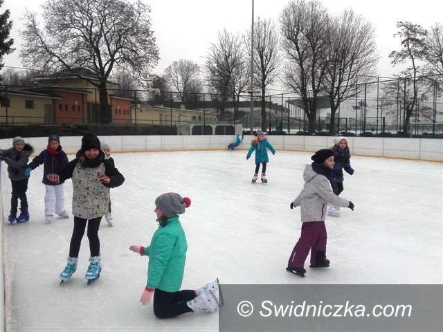Strzegom: Sportowo na lodowisku