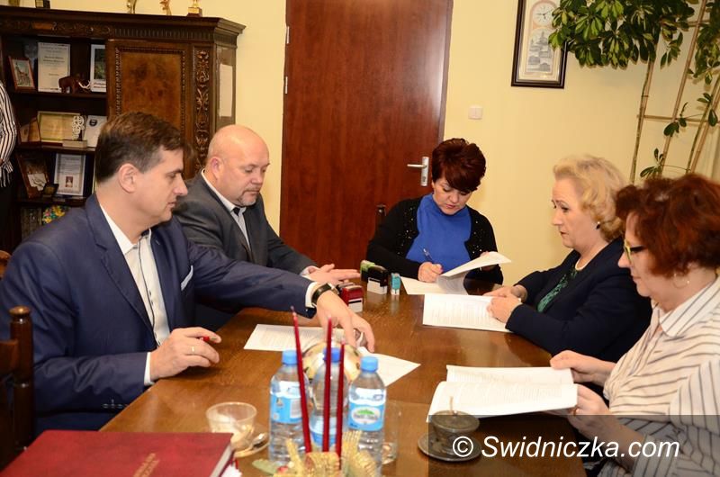 Żarów: Umowa na prowadzenie rehabilitacji podpisana