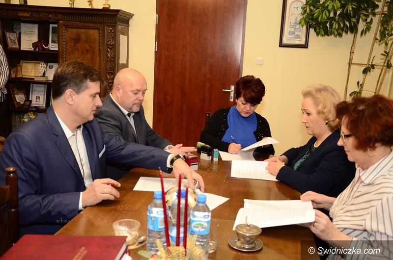 Żarów: Umowa na prowadzenie rehabilitacji podpisana