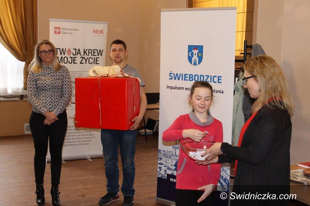 Świebodzice: Pączki i krwiodawcy to idealne połączenie