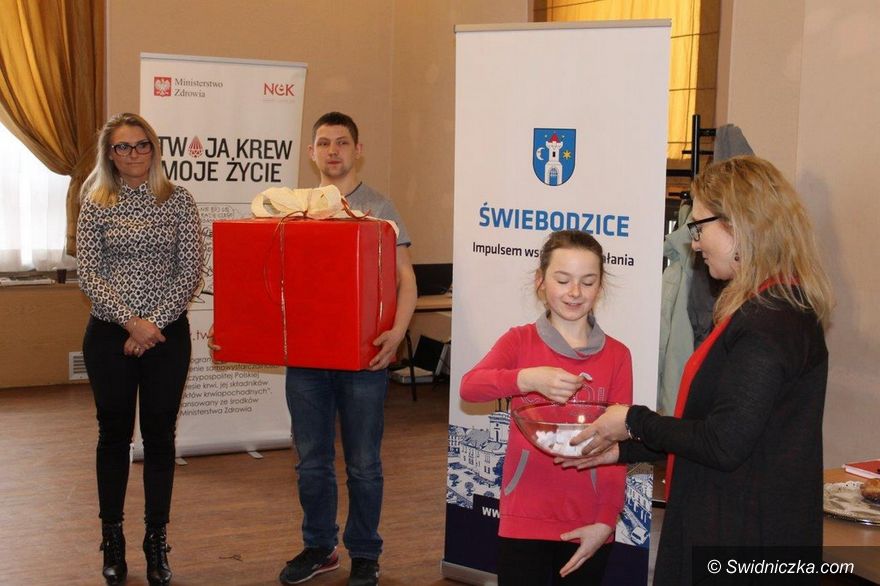 Świebodzice: Pączki i krwiodawcy to idealne połączenie