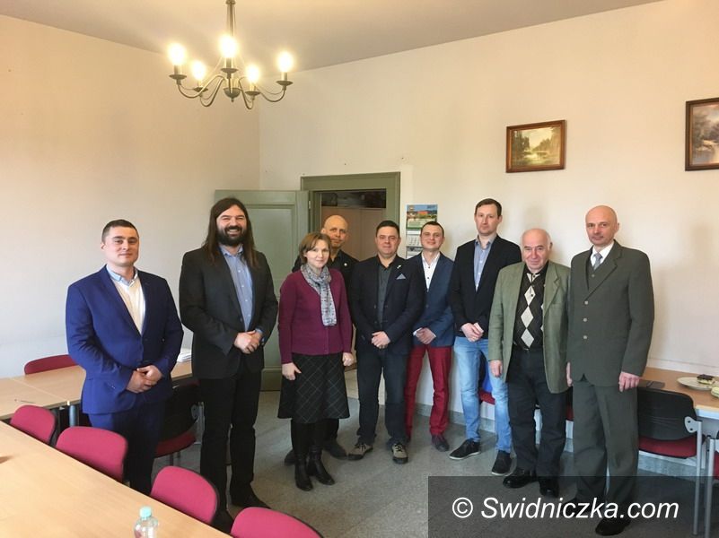 Strzegom: Egzaminy mistrzowskie w zawodzie kamieniarz w Strzegomiu