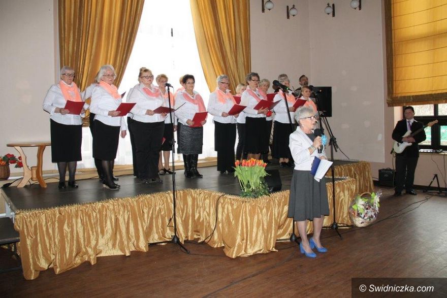 Świebodzice: Roczek aktywnych seniorów