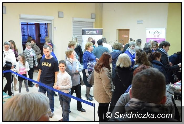 Żarów: Wystawa "Świat Kobiety" Karoliny Legiejew