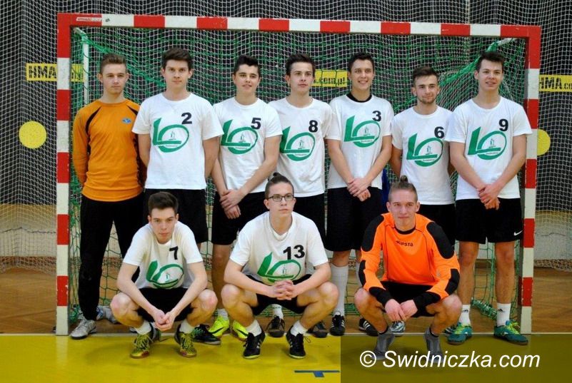 Świebodzice: Uczniowie LO w Świebodzicach Mistrzami Dolnego Śląska w Halowej Piłce Nożnej