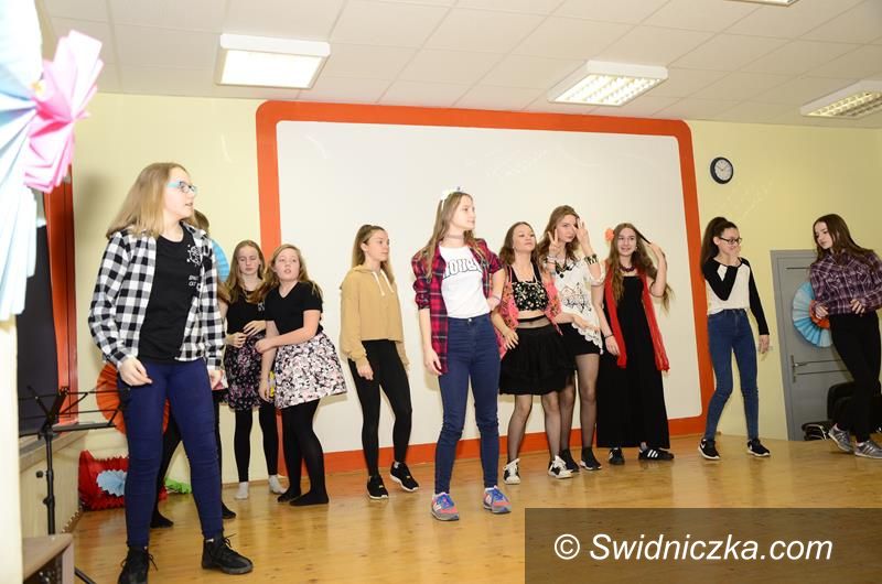 Żarów: Pokaz szkolnych talentów w żarowskim gimnazjum