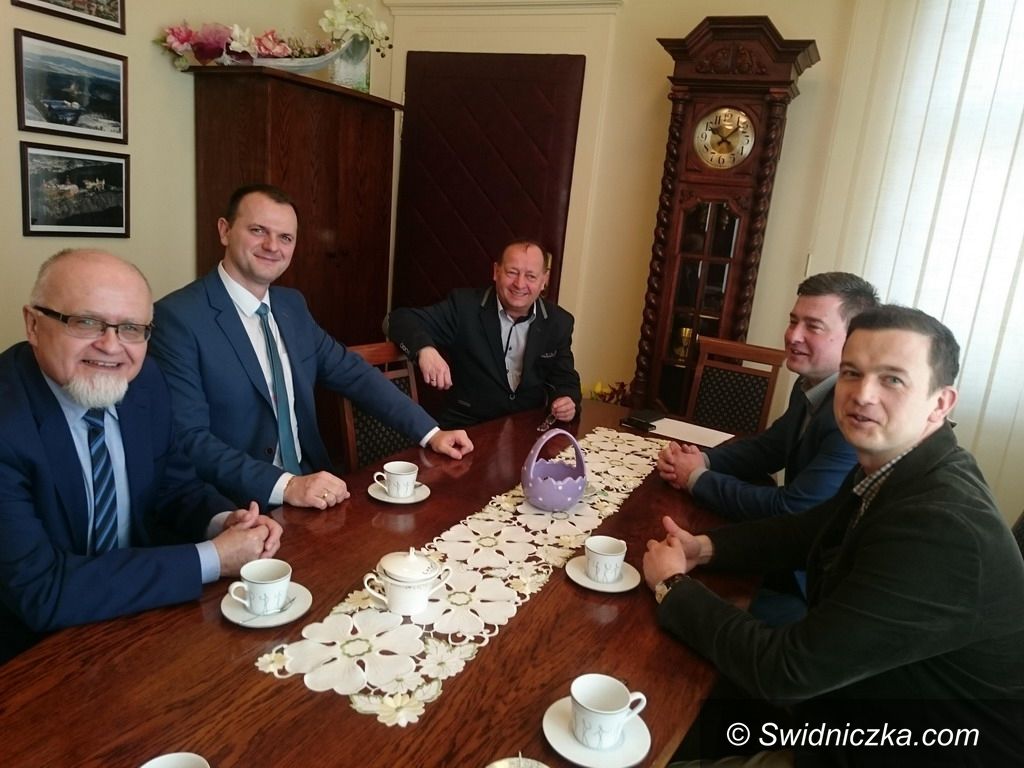 Świebodzice: Dyrektor NFZ o zmianach i sieci placówek