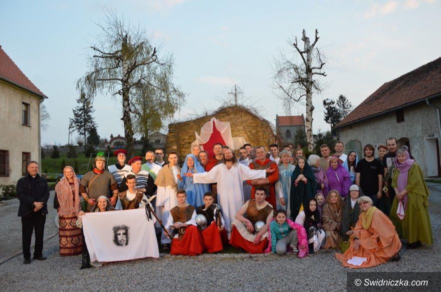 Jaroszów: W Jaroszowie już po raz czwarty przeżywali Misterium Męki Pańskiej!
