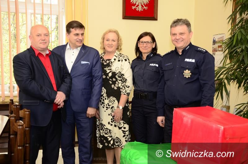 Żarów: Policjanci otrzymali nowe AlcoBlow