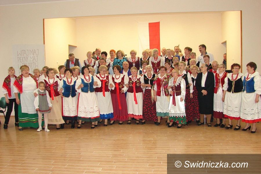 Lutomia Dolna: Patriotyczne śpiewanie w Lutomi