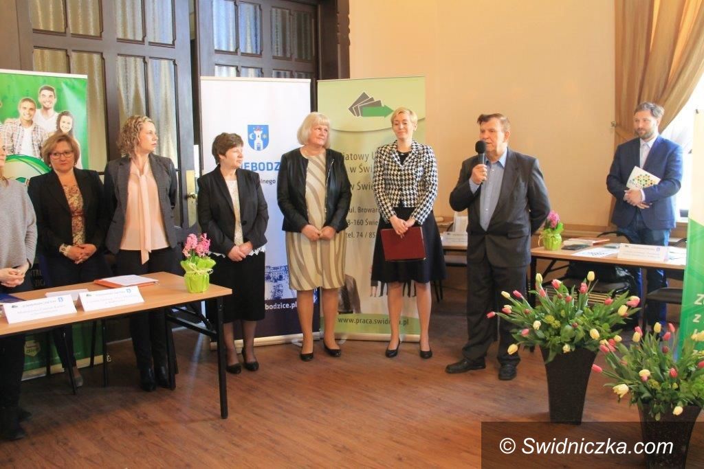 Świebodzice: Oblegane Targi Pracy