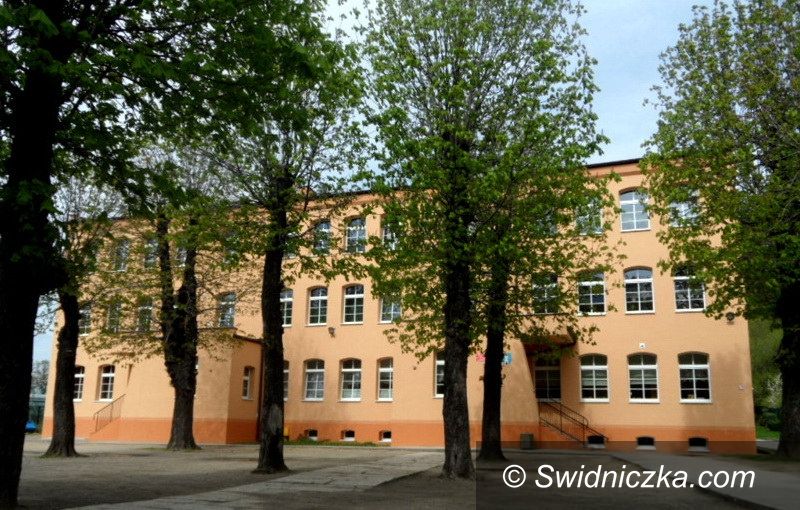 Świebodzice: 70–lecie PSP nr 4