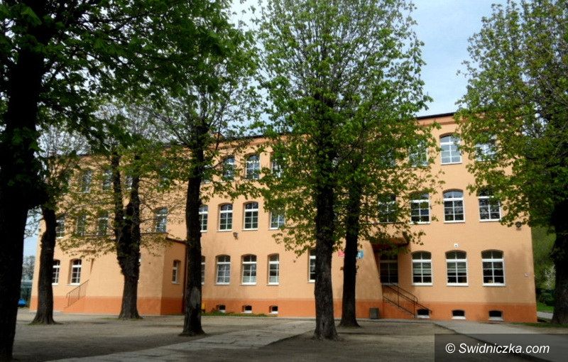 Świebodzice: 70–lecie PSP nr 4