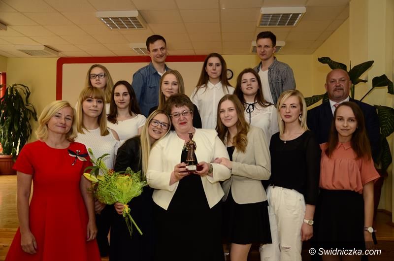Żarów: Złote Dęby dla zasłużonych