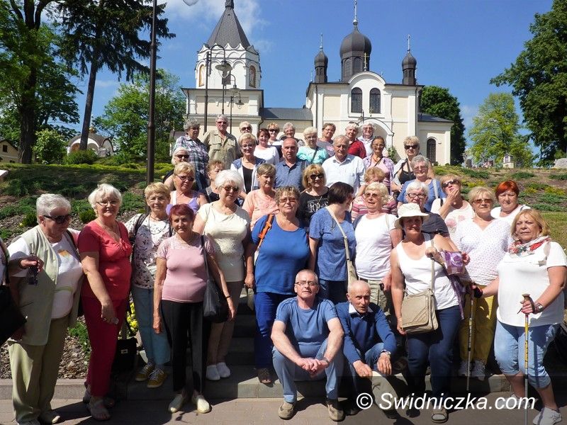Strzegom: Seniorzy szlakiem natury i żubrów