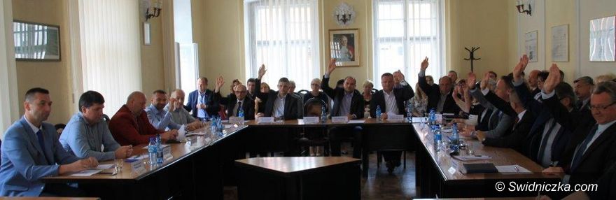 Świebodzice: Absolutorium dla burmistrza Kożuchowicza
