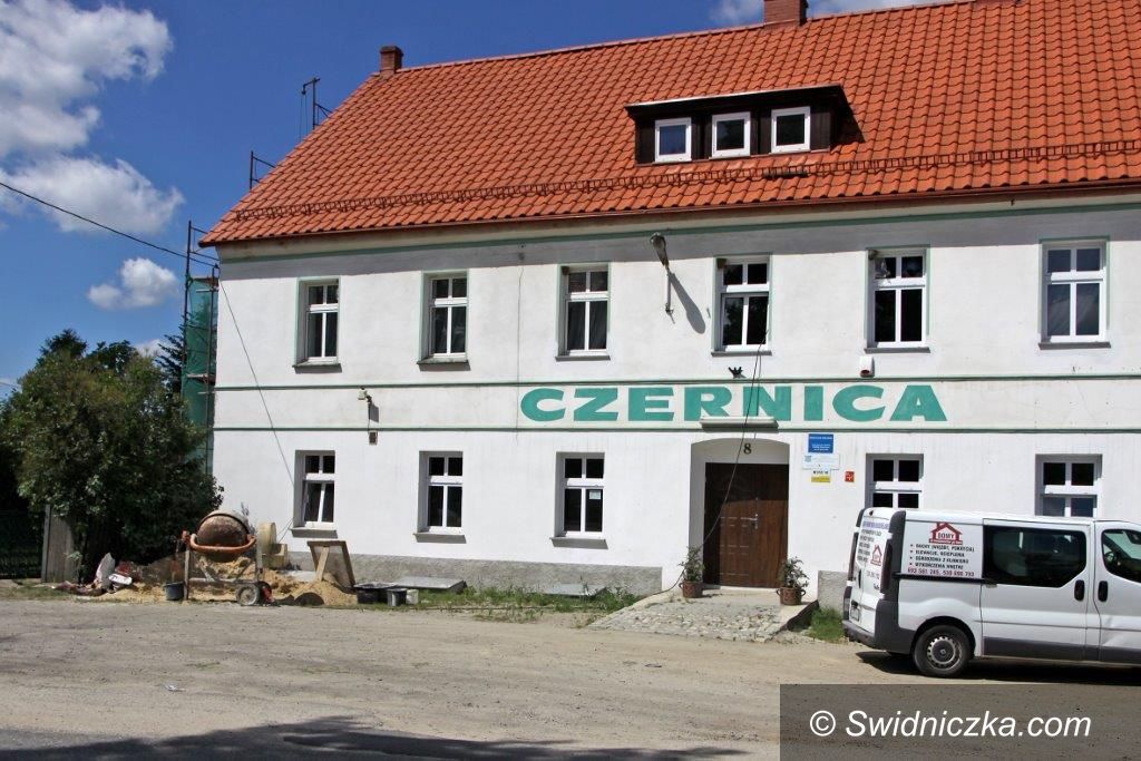 Czernica: Trwa remont elewacji czernickiej świetlicy