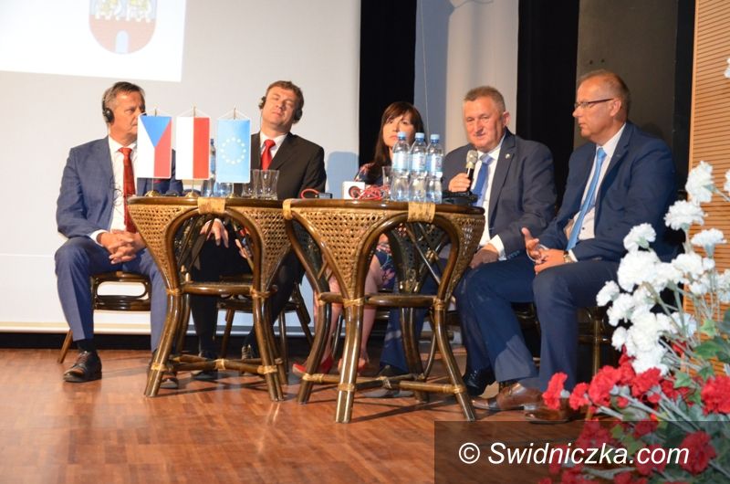 Strzegom: Konferencja "Granit na szlaku kamienia"