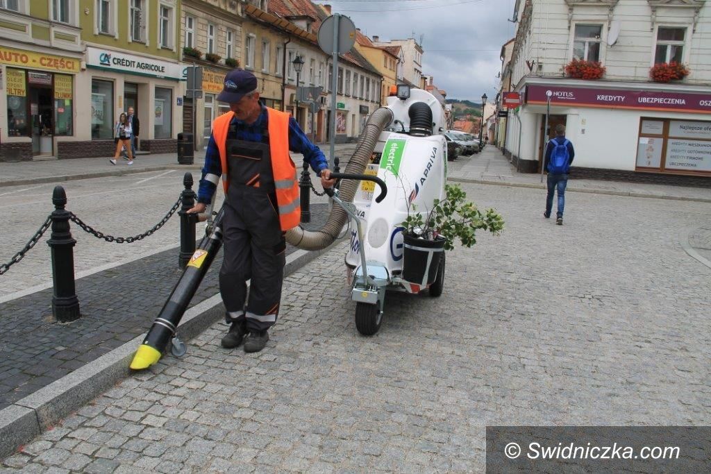 Świebodzice: Miejski odkurzacz