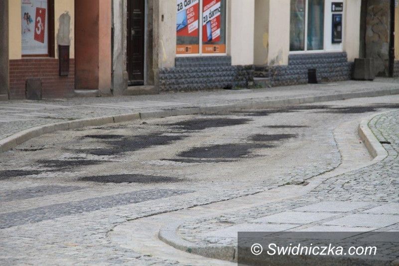 Świebodzice: Podbudowa od nowa