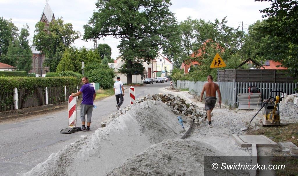 Roztoka: Chodnik w Roztoce już gotowy